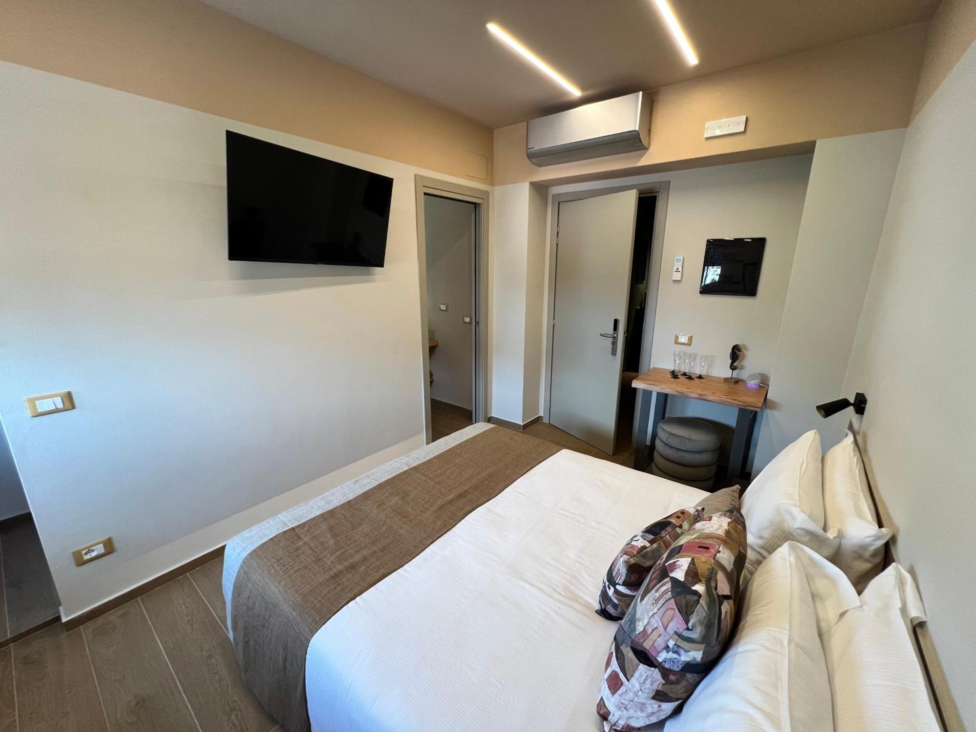 Luci Sul Mare -Boutique Rooms Follonica Exterior foto
