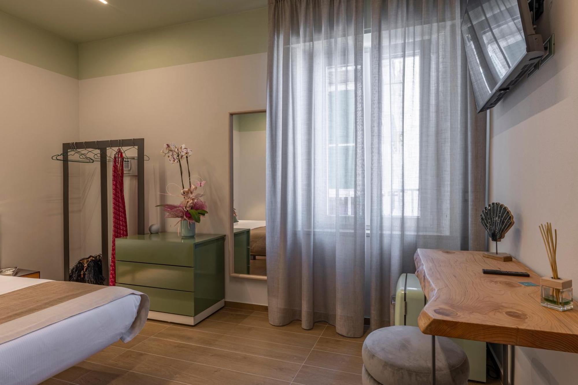 Luci Sul Mare -Boutique Rooms Follonica Exterior foto