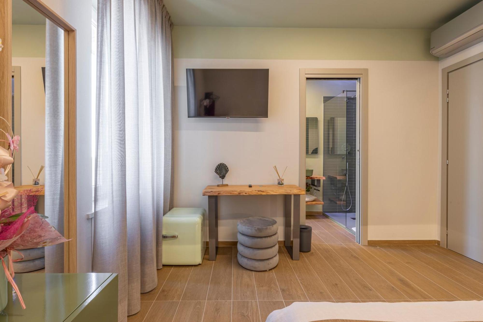 Luci Sul Mare -Boutique Rooms Follonica Exterior foto
