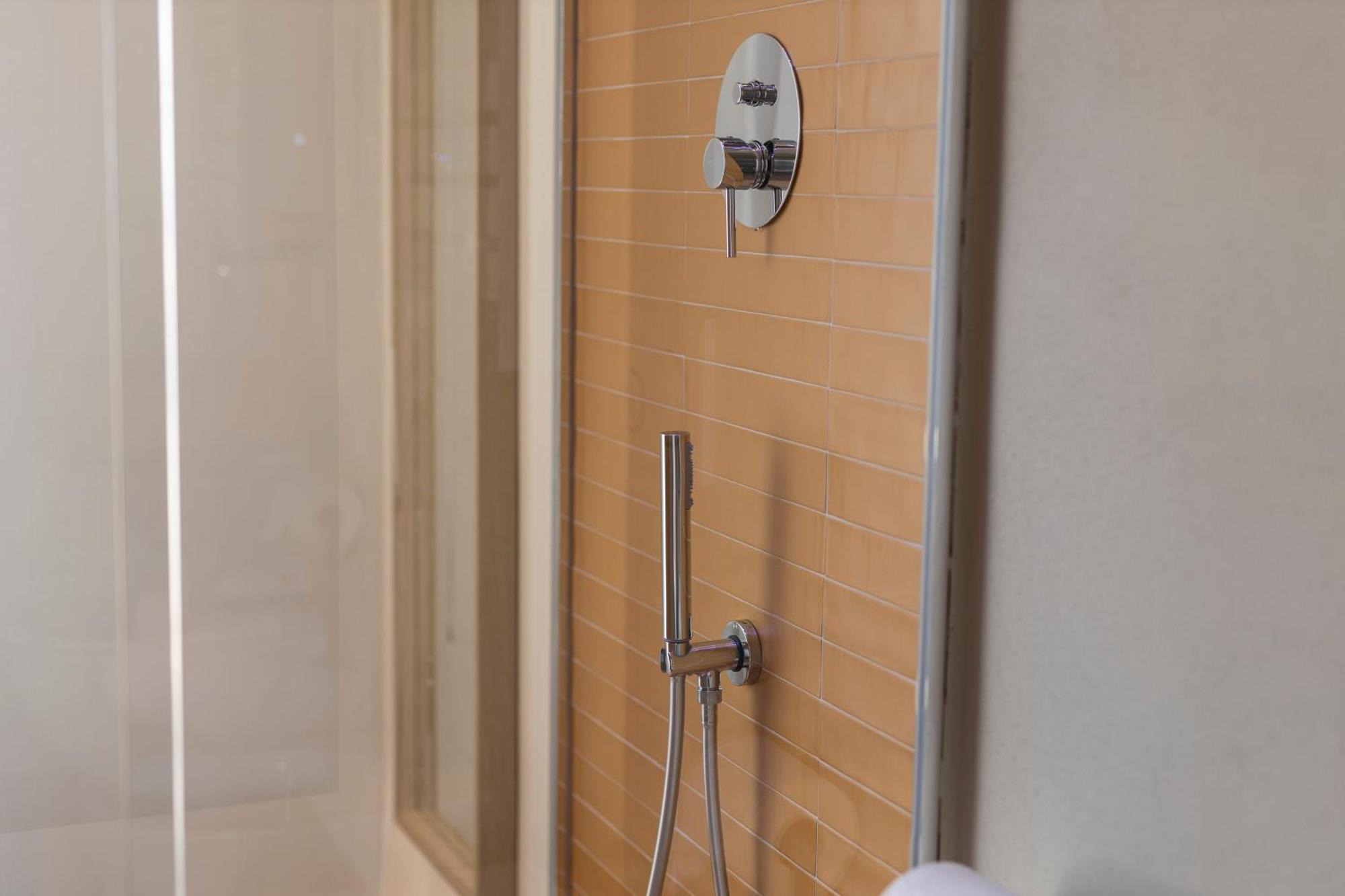Luci Sul Mare -Boutique Rooms Follonica Exterior foto