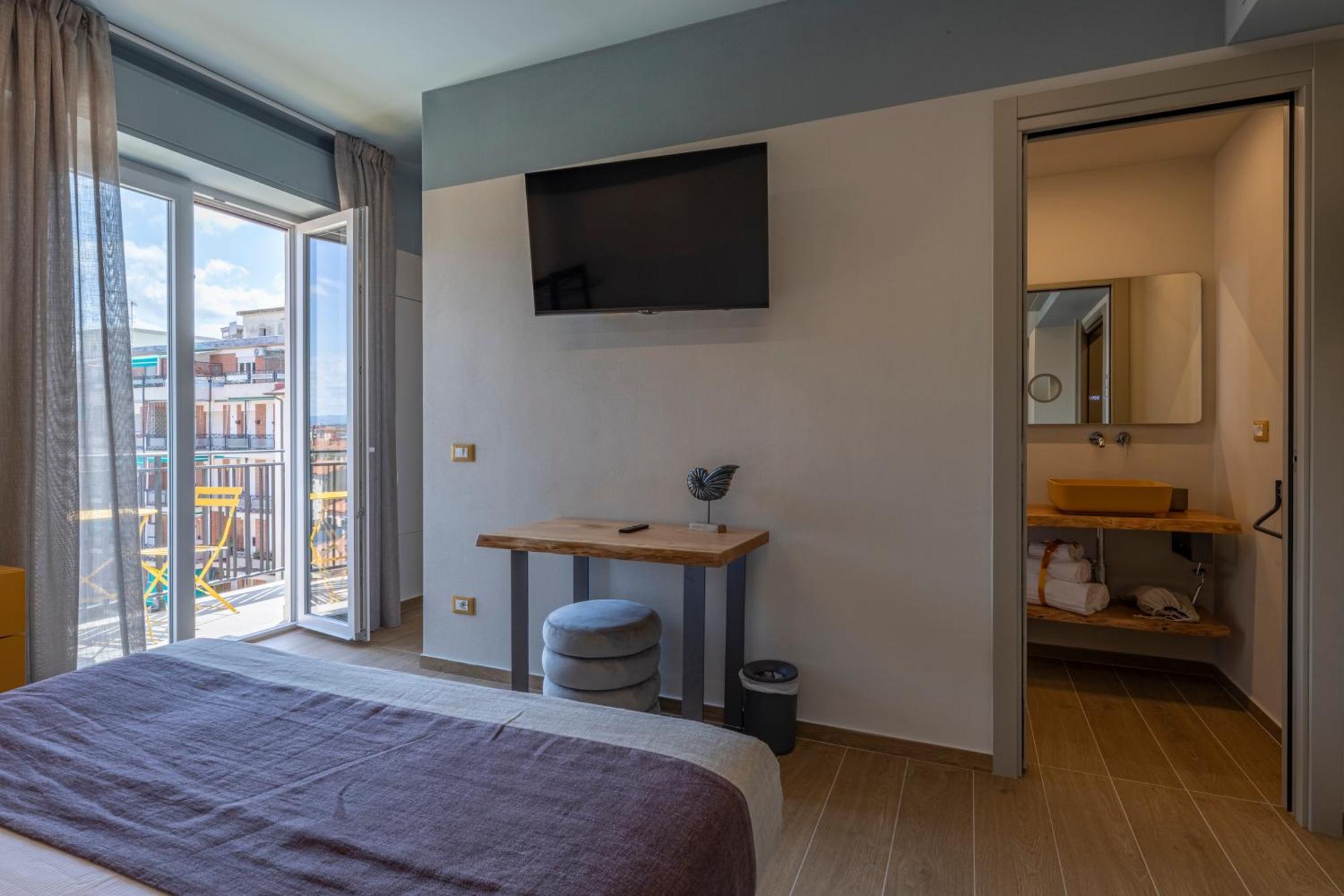 Luci Sul Mare -Boutique Rooms Follonica Exterior foto