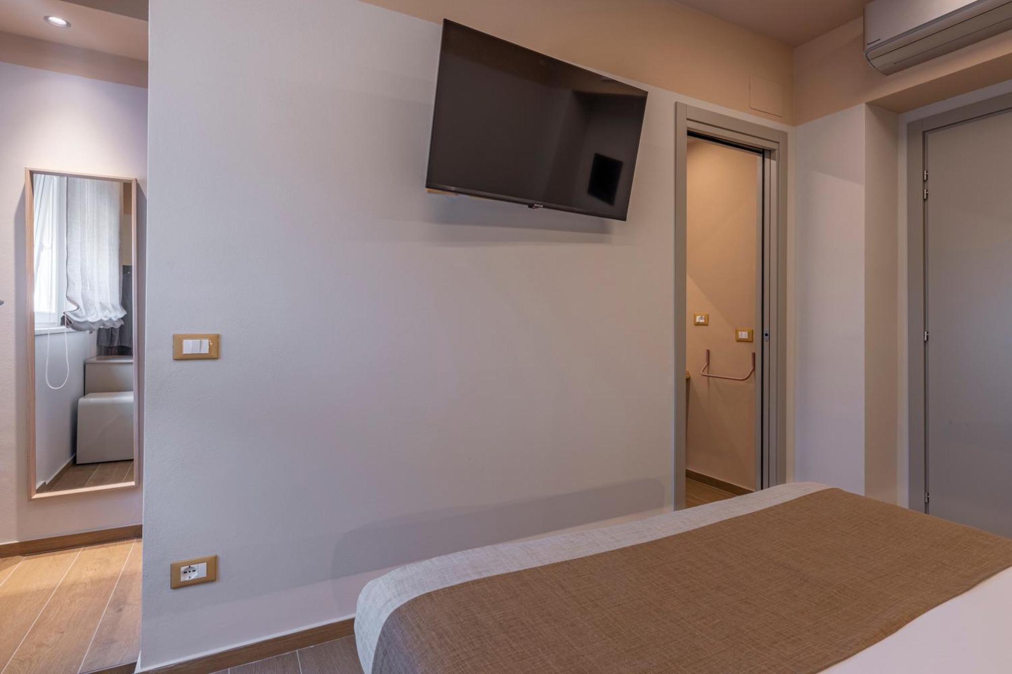 Luci Sul Mare -Boutique Rooms Follonica Exterior foto